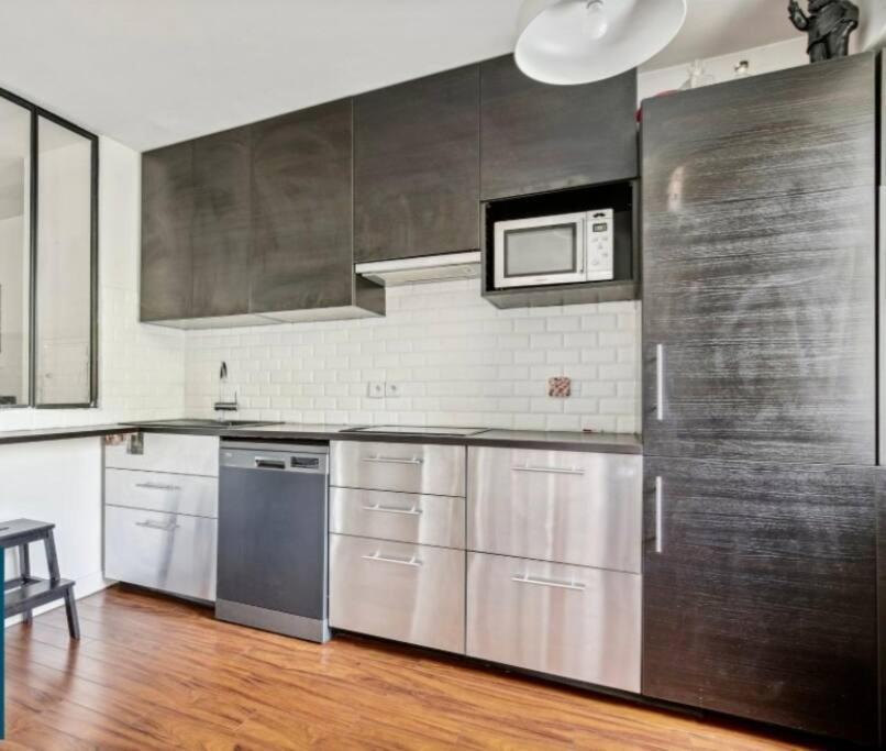 Paris : Appartement Familial Avec Parking Prive Clichy Luaran gambar