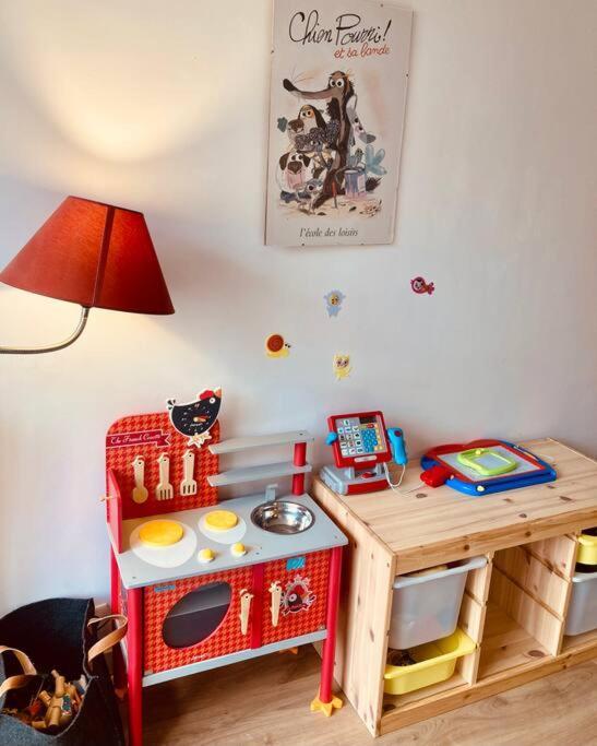 Paris : Appartement Familial Avec Parking Prive Clichy Luaran gambar