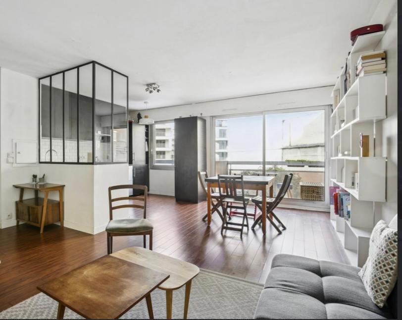 Paris : Appartement Familial Avec Parking Prive Clichy Luaran gambar