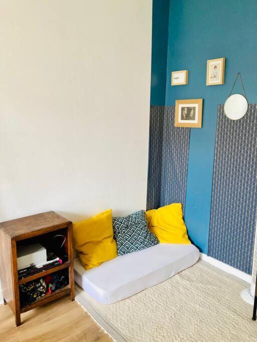 Paris : Appartement Familial Avec Parking Prive Clichy Luaran gambar