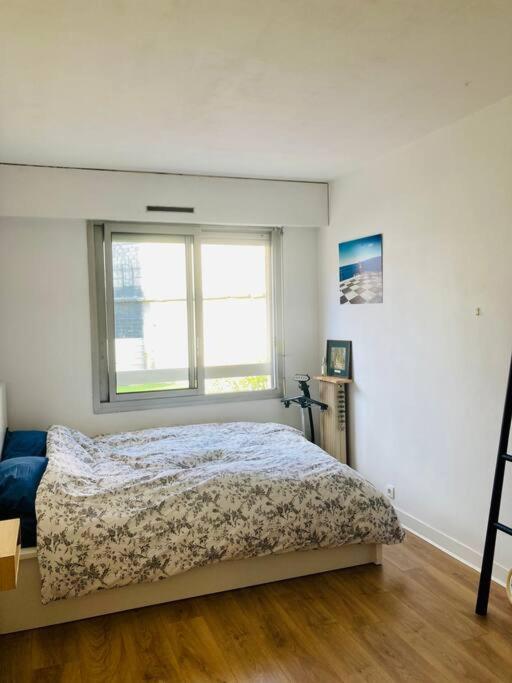 Paris : Appartement Familial Avec Parking Prive Clichy Luaran gambar